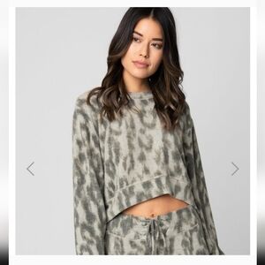 NWT-Blank NYC Leopard Print Women's Sweatshirt Large